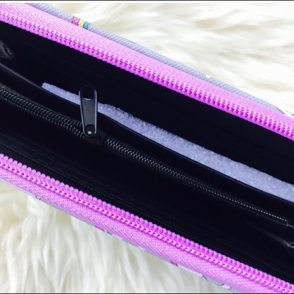 Unicorn 🦄 Faux Leather Wallet - Picture 6 of 6